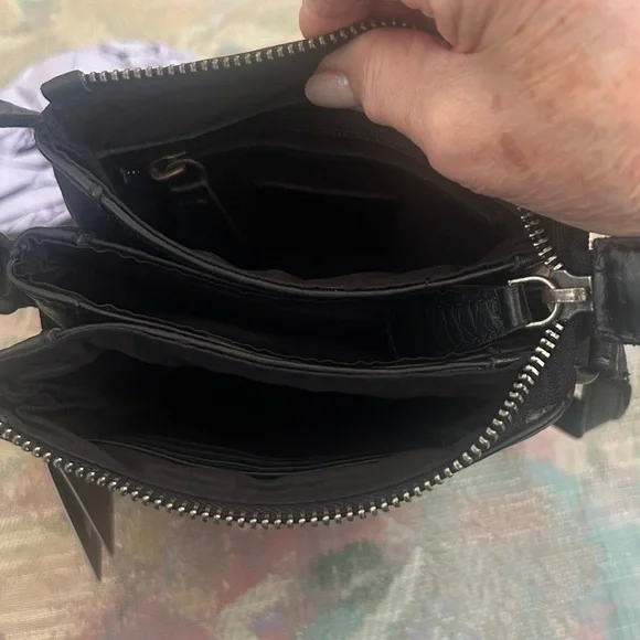 Women’s Black leather Crossbody purse. Luxe, leather, soft and supple,New - Picture 3 of 6